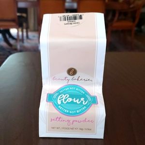 Beauty Bakerie Setting Powder color: Cacao